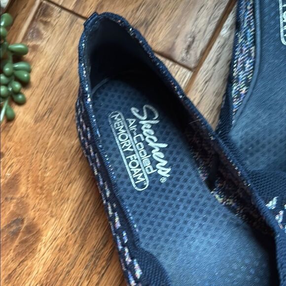 Sketchers Navy and White Patterned Women's Flats - Picture 3 of 13